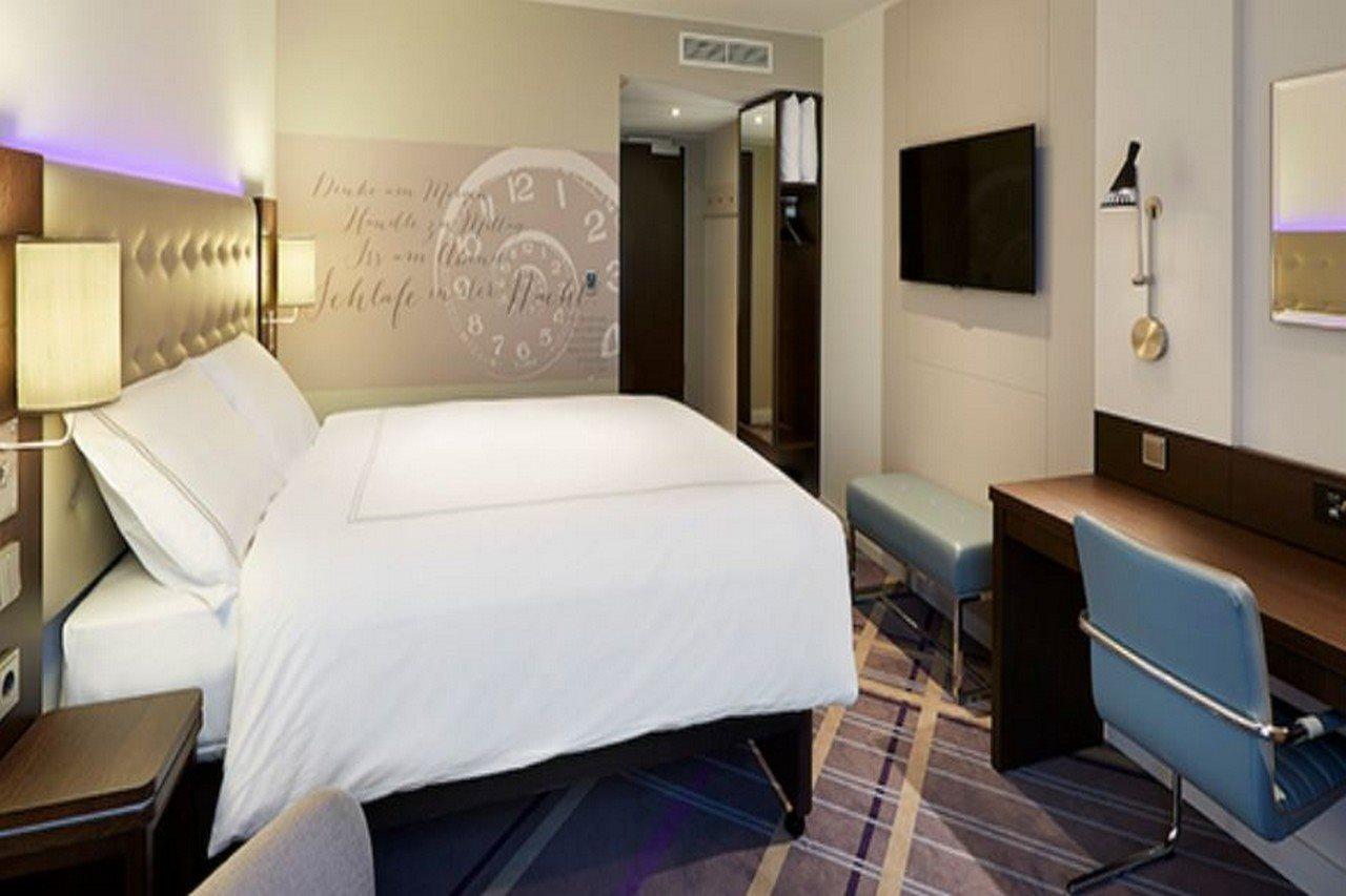 Premier Inn Duesseldorf City Friedrichstadt Экстерьер фото