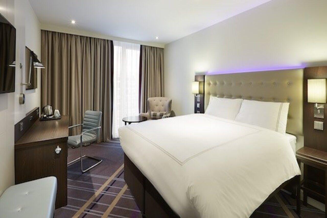 Premier Inn Duesseldorf City Friedrichstadt Экстерьер фото
