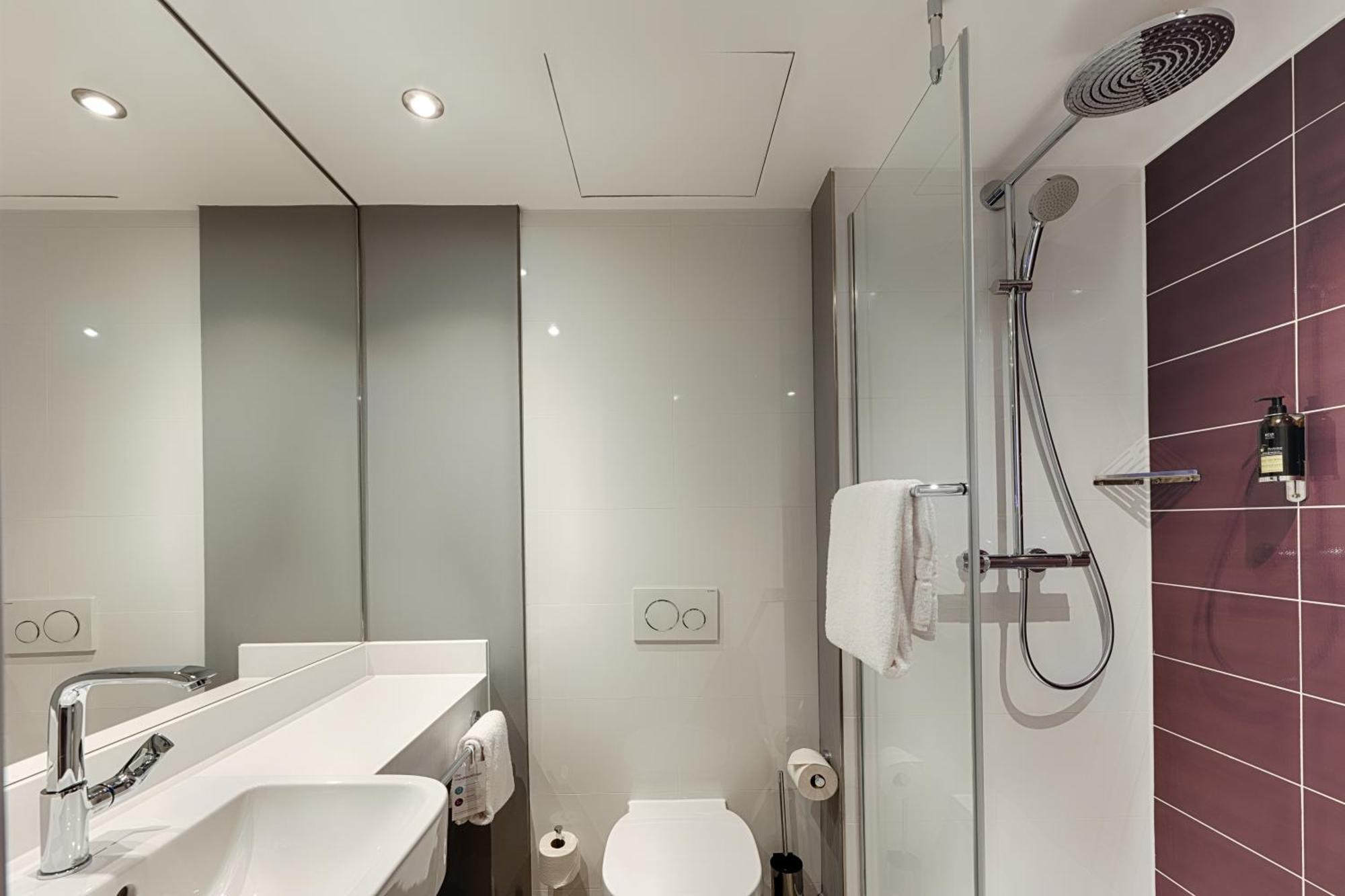 Premier Inn Duesseldorf City Friedrichstadt Экстерьер фото